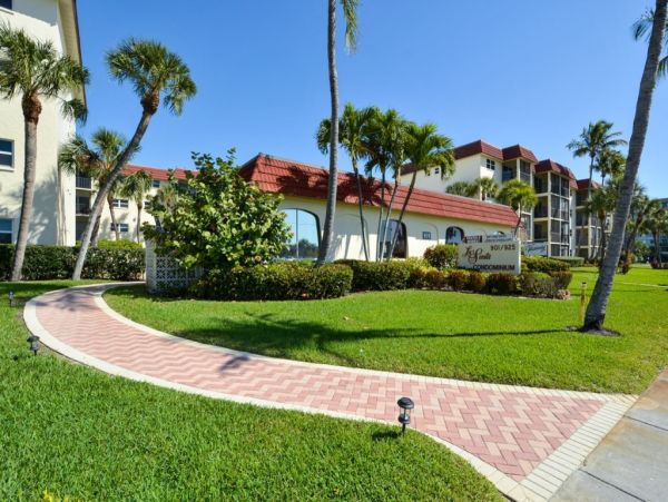 Ideal Two-Bedroom Condo Near Sieta Key Beach - Your Perfect Vacation Awaits