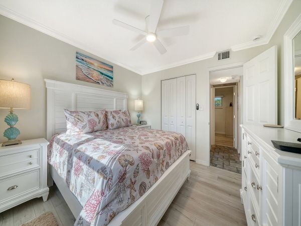 Ideal Two-Bedroom Condo Near Sieta Key Beach - Your Perfect Vacation Awaits