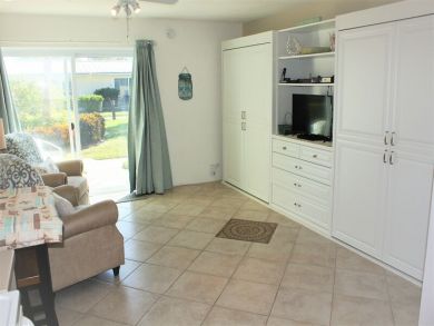 Siesta Key Studio with 2 Beds Sleeps 2 Guests Beach Access