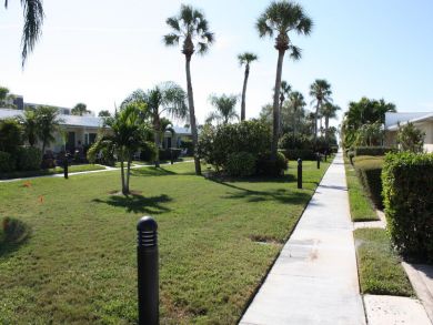 Siesta Key Studio with 2 Beds Sleeps 2 Guests Beach Access