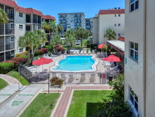 Siesta Key Beachfront Vacation Rental - Florida Gulf Coast Condo Near Siesta Village