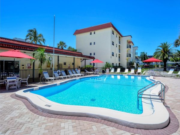Siesta Key Beachfront Vacation Rental - Florida Gulf Coast Condo Near Siesta Village