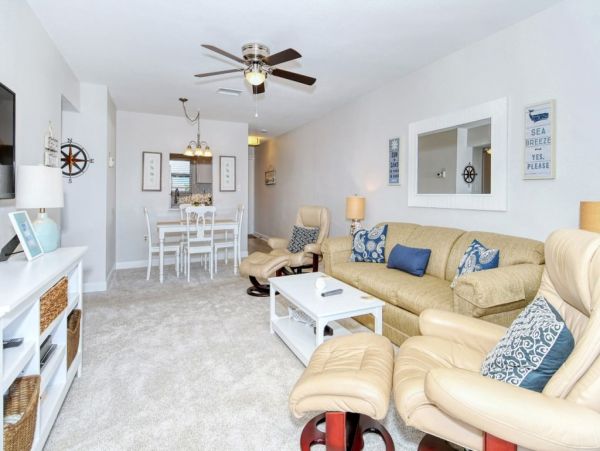 Lovely Condo Steps to Siesta Key Beach