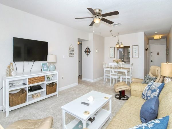 Lovely Condo Steps to Siesta Key Beach