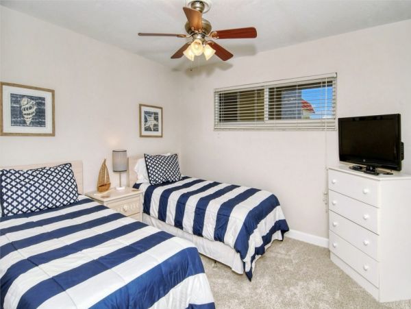 Lovely Condo Steps to Siesta Key Beach