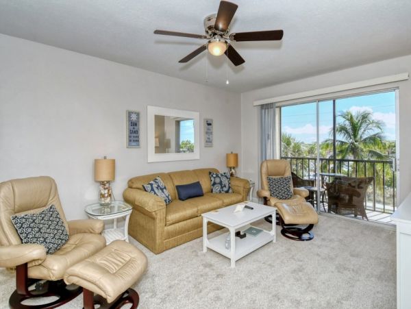 Lovely Condo Steps to Siesta Key Beach