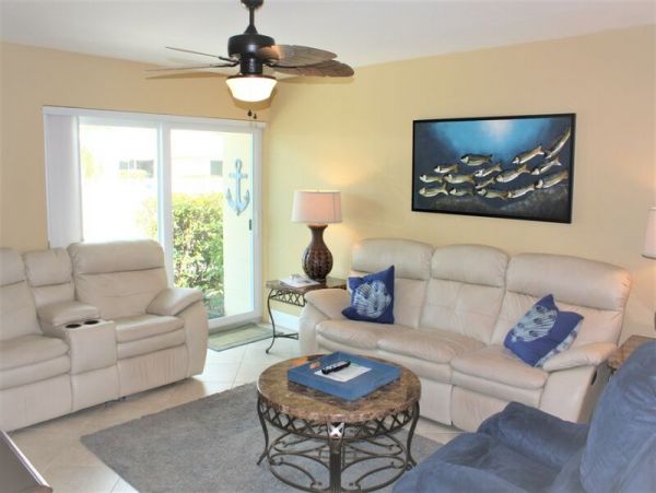 Lovely 2 Bedroom Condo in Siesta Key