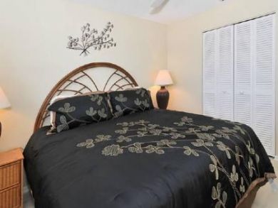 Siesta Key Vacation Condo Sleeps Six Guests. Siesta Key Vacation Condo Sleeps Six Guests.
