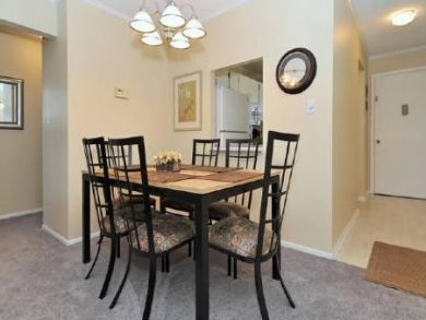 Siesta Key Vacation Condo Sleeps Six Guests. Siesta Key Vacation Condo Sleeps Six Guests.