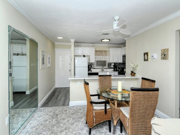 Lovely One Bedroom Vacation Condo with Ocean Views