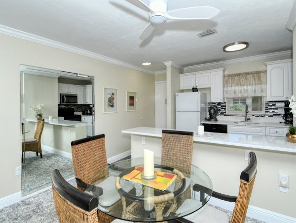 Lovely One Bedroom Vacation Condo with Ocean Views