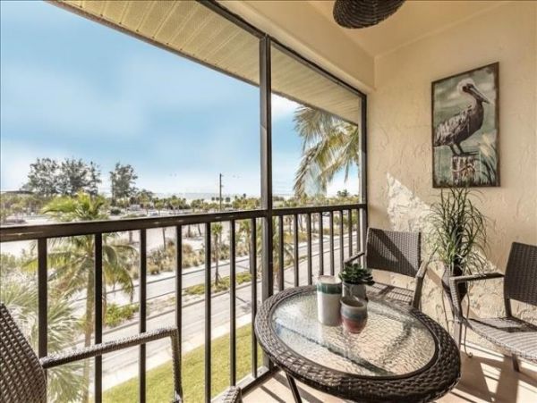 Siesta Key 2 Bedroom Vacation Condo Sleeps 5 Guests