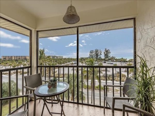 Siesta Key 2 Bedroom Vacation Condo Sleeps 5 Guests