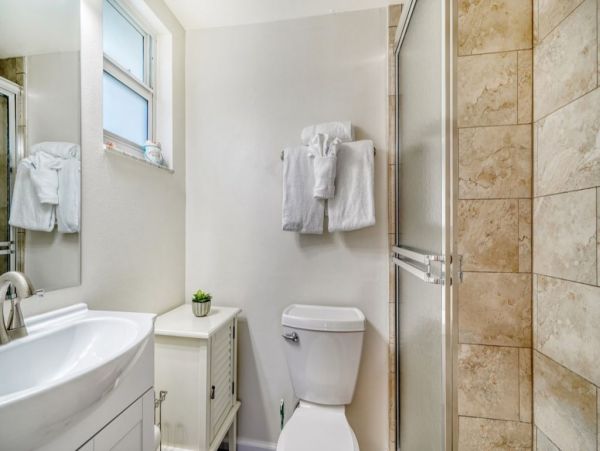 Siesta Key  Value Rental Right Across from Siesta key Beach