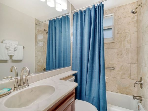 Siesta Key  Value Rental Right Across from Siesta key Beach