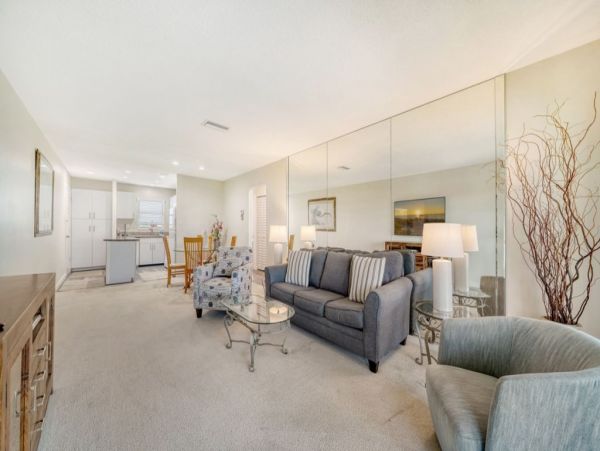Siesta Key  Value Rental Right Across from Siesta key Beach