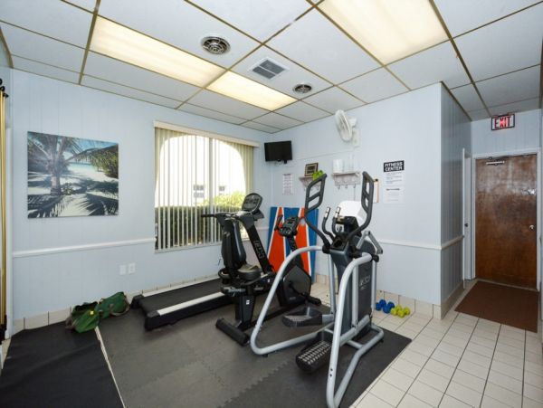 Modern Siesta Key Condo Steps from the Beach