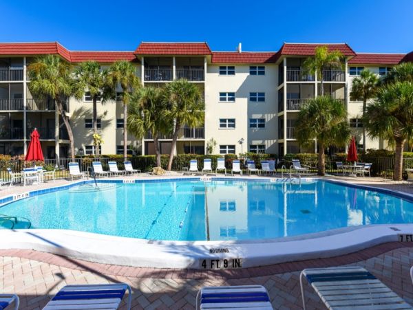 Modern Siesta Key Condo Steps from the Beach