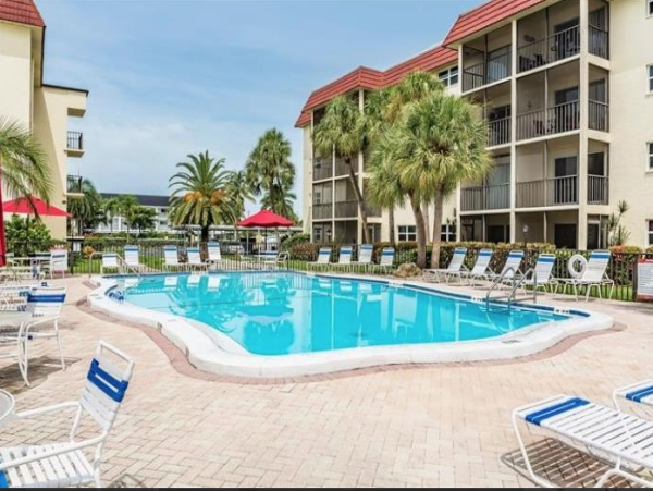 Modern Siesta Key Condo Steps from the Beach