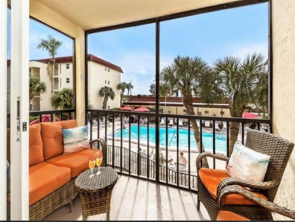 Modern Siesta Key Condo Steps from the Beach