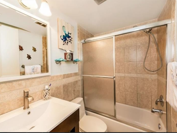 Modern Siesta Key Condo Steps from the Beach