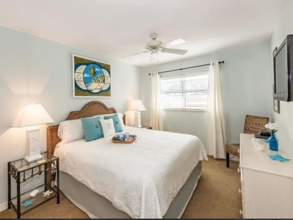 Modern Siesta Key Condo Steps from the Beach