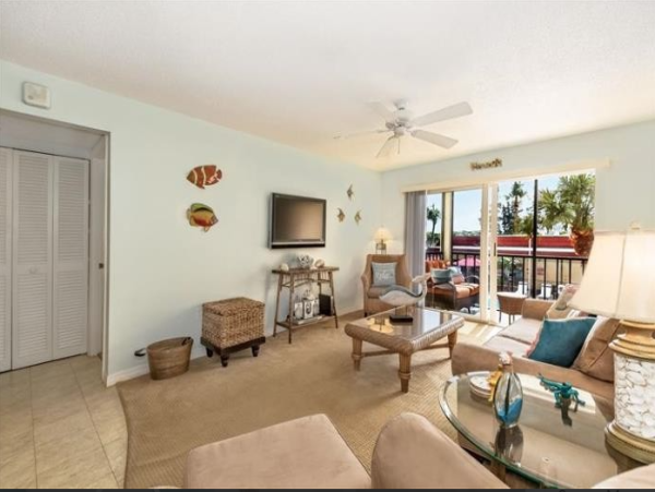 Modern Siesta Key Condo Steps from the Beach