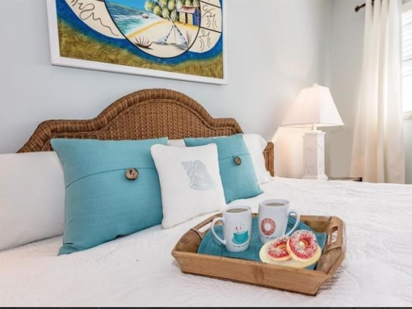 Modern Siesta Key Condo Steps from the Beach