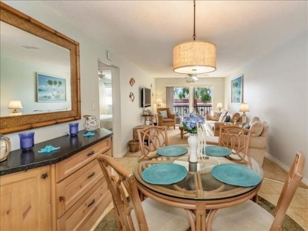 Siesta Key Vacation Condo One Bedroom Walk to Beach