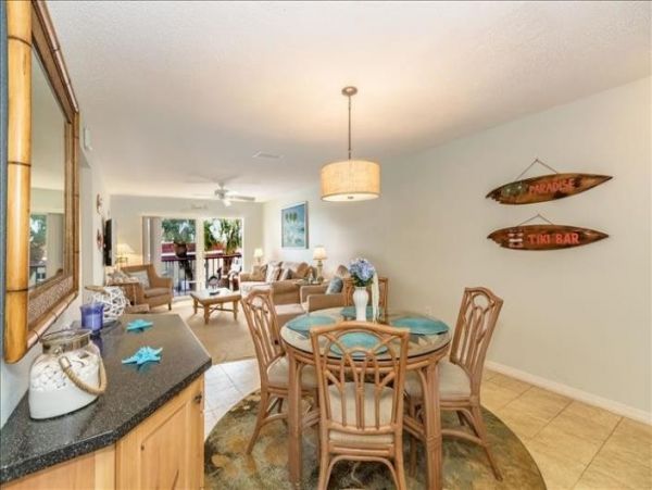 Siesta Key Vacation Condo One Bedroom Walk to Beach