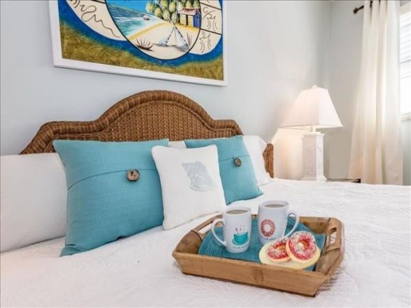 Siesta Key Vacation Condo One Bedroom Walk to Beach