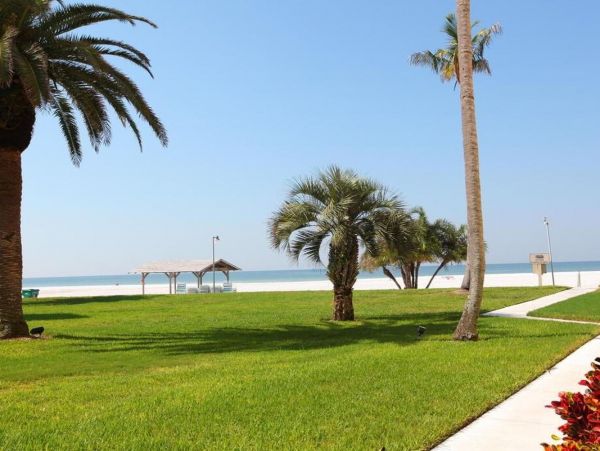 Great Value Two Bedroom Beach Condo in Siesta Key Sleeps 6