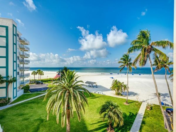 Siesta Key Ultimate Beach Escape with Great Views