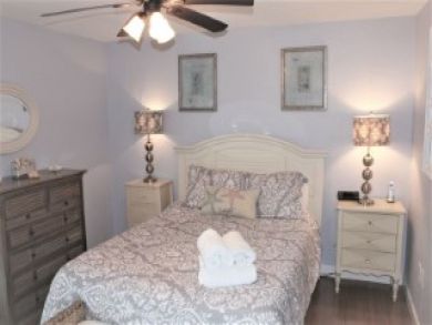 Value Siesta Key Condo Sleeps 4 Walk to Beach Communal Pool