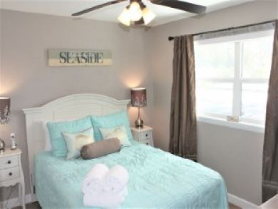 Value Siesta Key Condo Sleeps 4 Walk to Beach Communal Pool