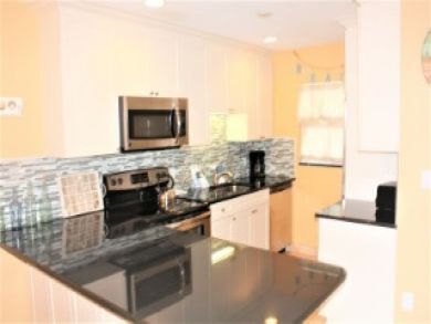 Value Siesta Key Condo Sleeps 4 Walk to Beach Communal Pool