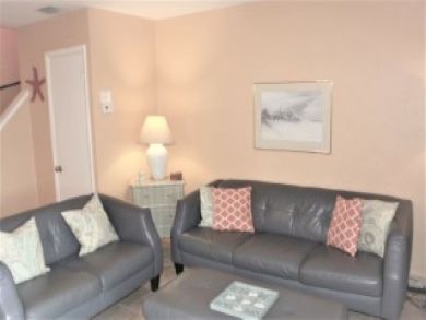 Value Siesta Key Condo Sleeps 4 Walk to Beach Communal Pool