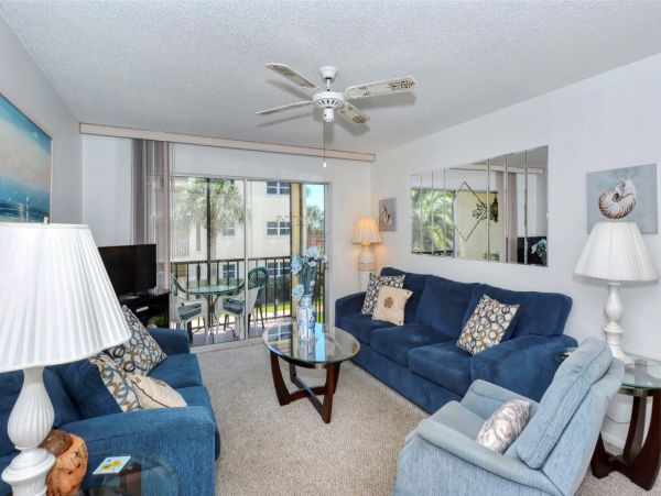 2 Bedroom Vacation Condo in Siesta Key Close to Beach