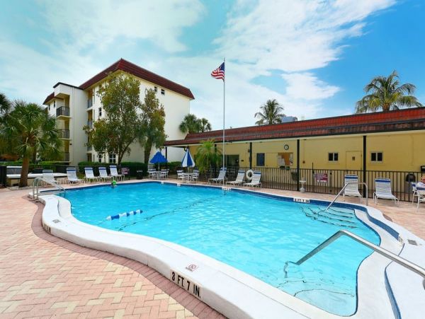 2 Bedroom Vacation Condo in Siesta Key Close to Beach