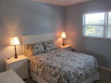 Value Priced Vacation Condo Across Street from Beach, Pool