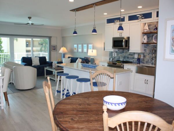 Lovely Siesta Key Vacation Rental with 3 Bedrooms & Ocean Views