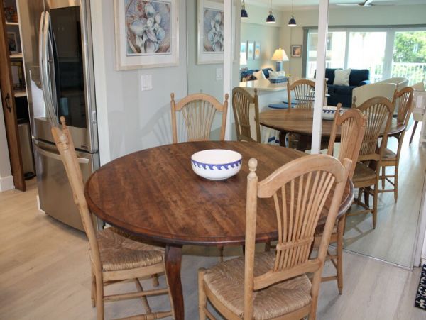 Lovely Siesta Key Vacation Rental with 3 Bedrooms & Ocean Views