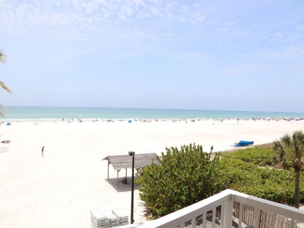 Lovely Siesta Key Vacation Rental with 3 Bedrooms & Ocean Views