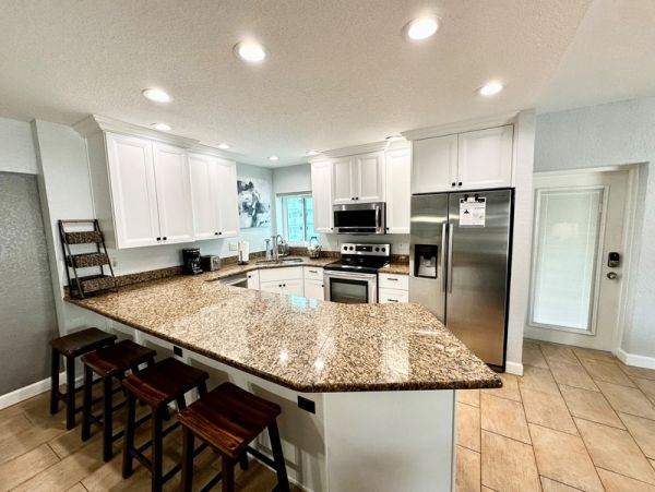 Siesta Key Beachfront Bliss - Steps from the Sand