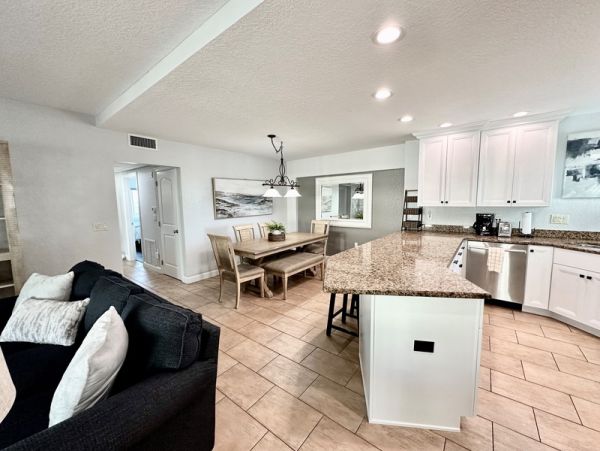 Siesta Key Beachfront Bliss - Steps from the Sand