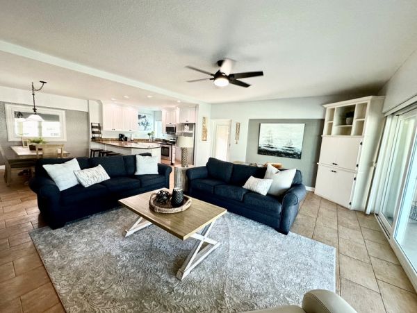 Siesta Key Beachfront Bliss - Steps from the Sand
