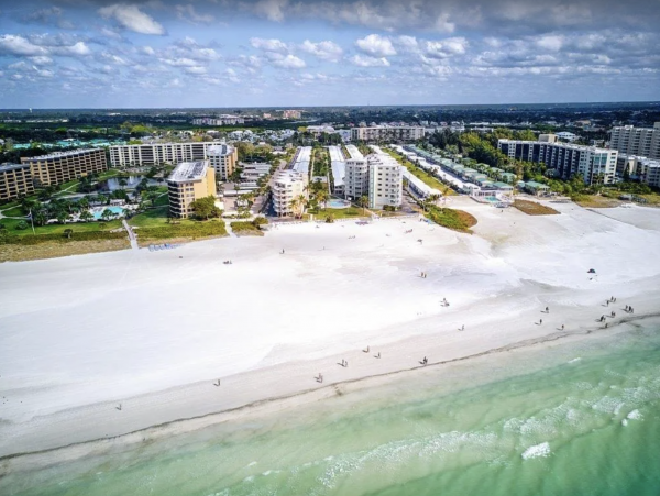Charming Siesta Key Vacation Rental Right on the Beach