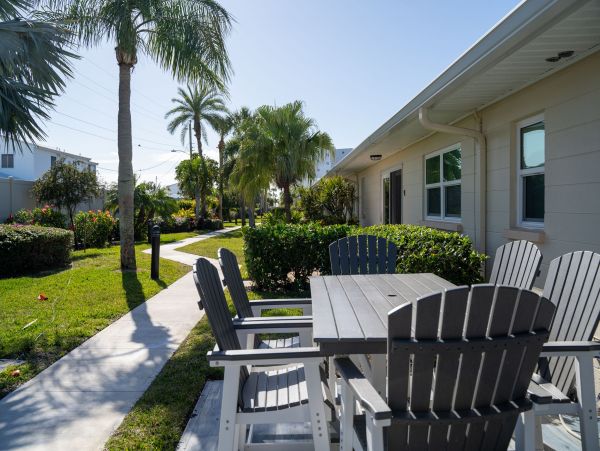 Siesta Key Vacation Condo Sleeps Six Guests.