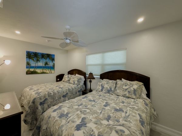 Siesta Key Vacation Condo Sleeps Six Guests.