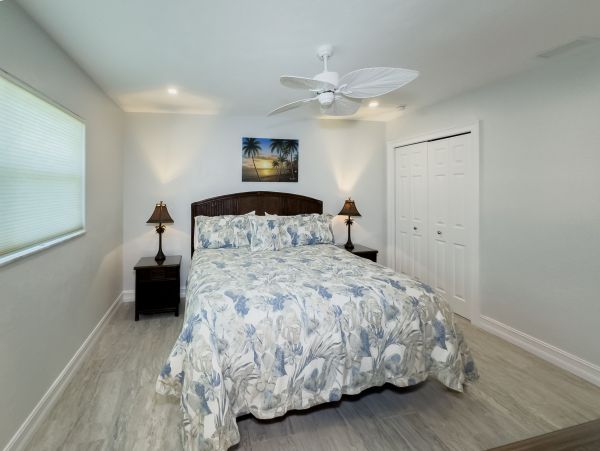 Siesta Key Vacation Condo Sleeps Six Guests.